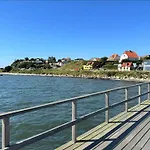 Close To The Sea Bright In Arnager * רונה