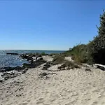 Close To The Sea Bright In Arnager דירה *